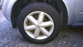 タイヤホイール前