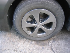 タイヤホイール前