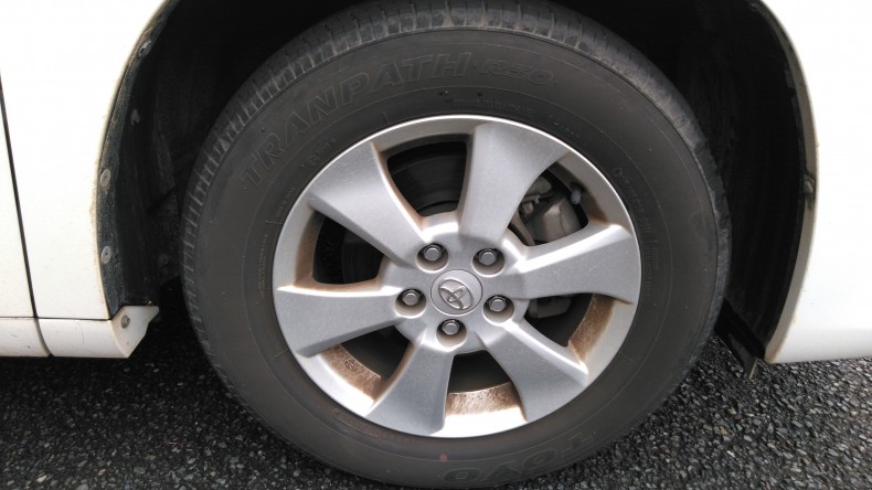 タイヤホイール前