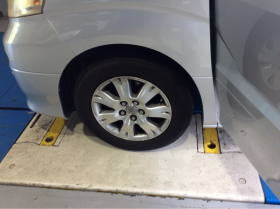 タイヤホイール前