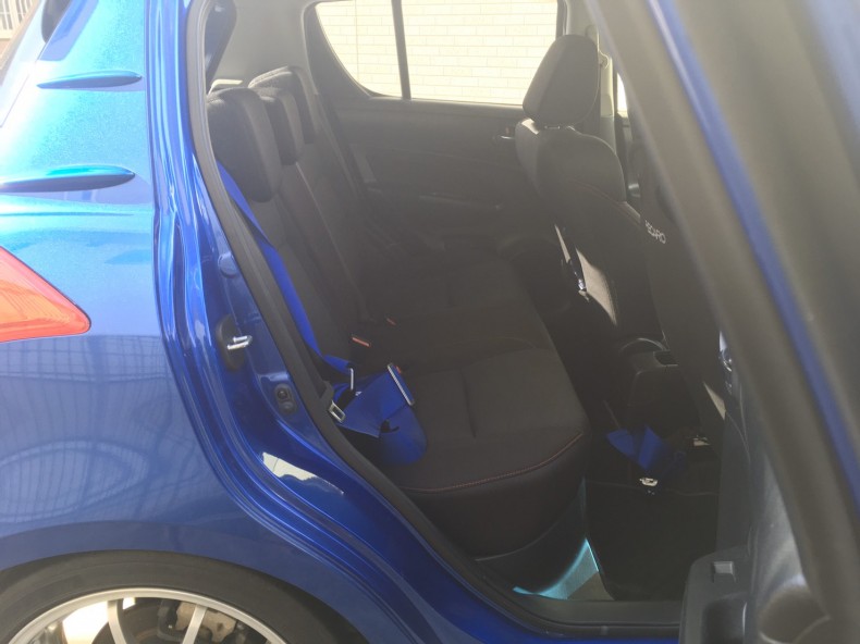 内装後方シート