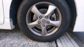 タイヤホイール前