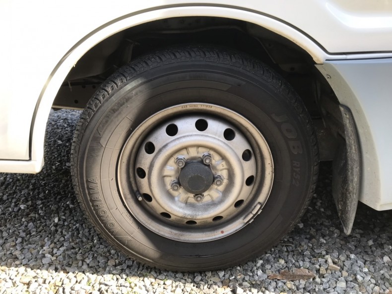 タイヤホイール前