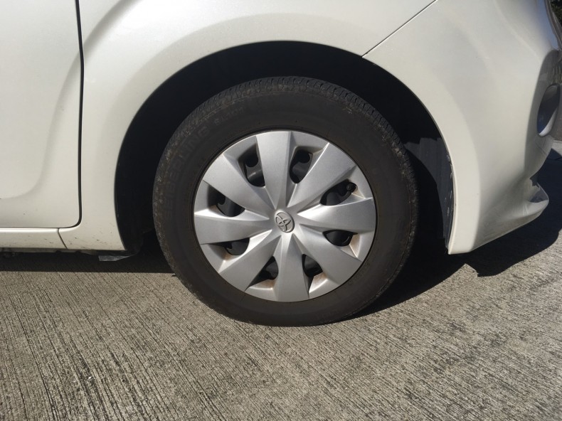 タイヤホイール前