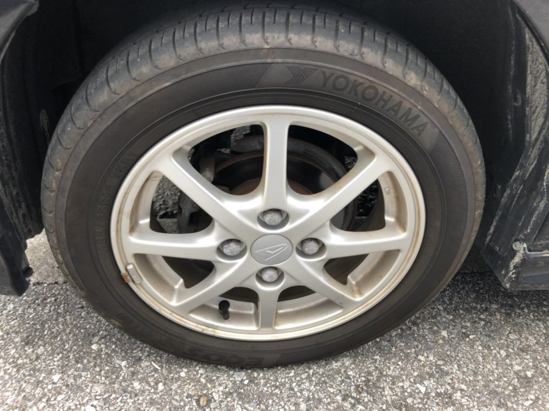 タイヤホイール前