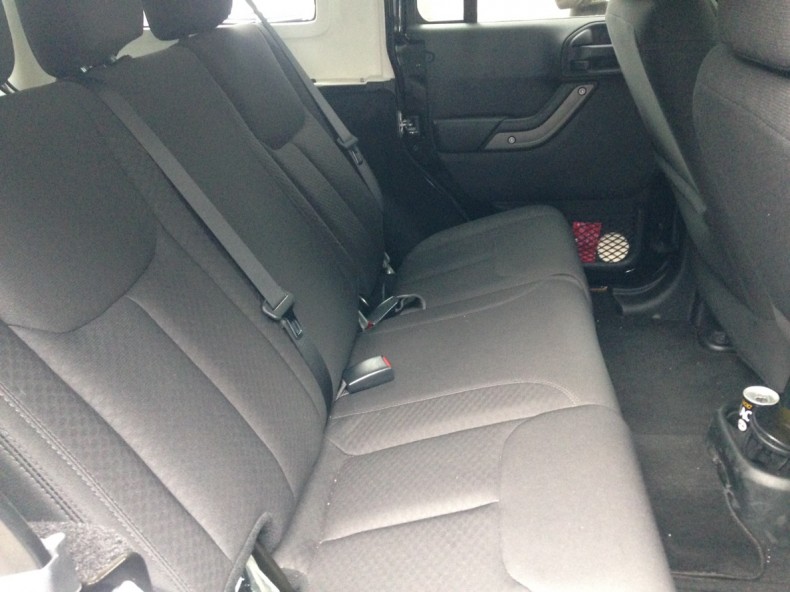 内装後方シート