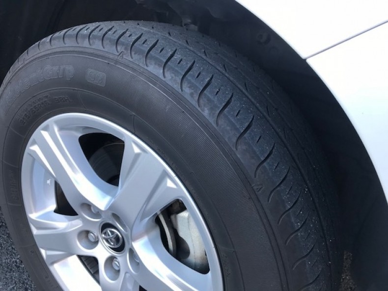 タイヤホイール前