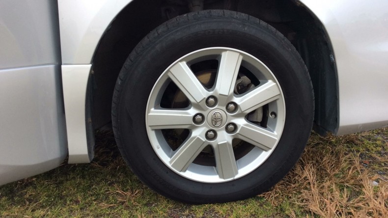 タイヤホイール前