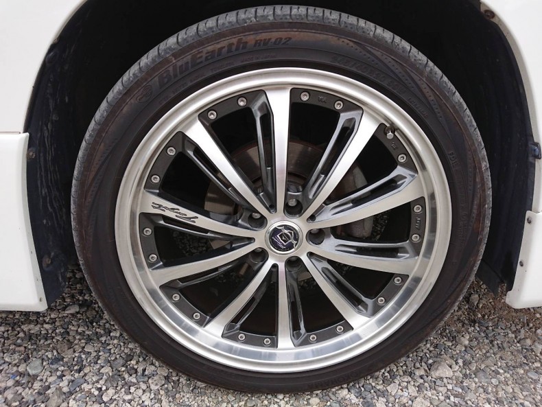 タイヤホイール前