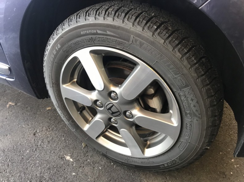 タイヤホイール前