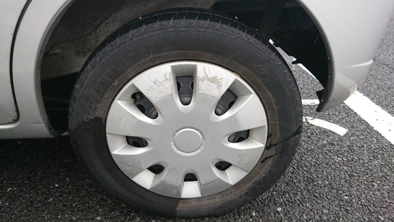 タイヤホイール前