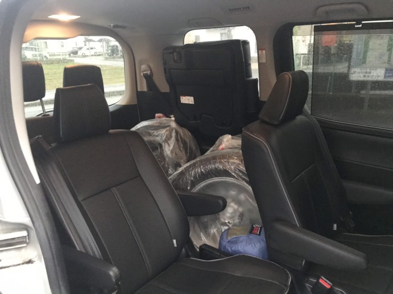 内装後方シート