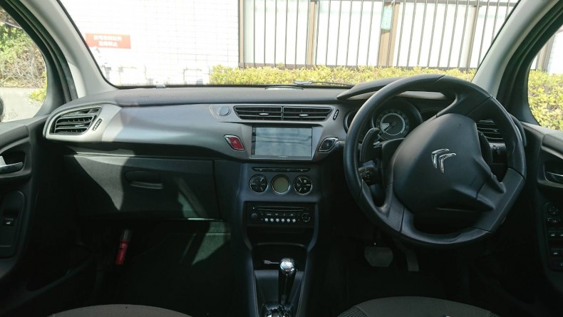 内装インパネ全体