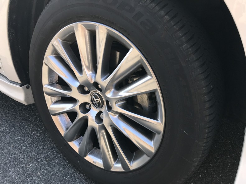 タイヤホイール前