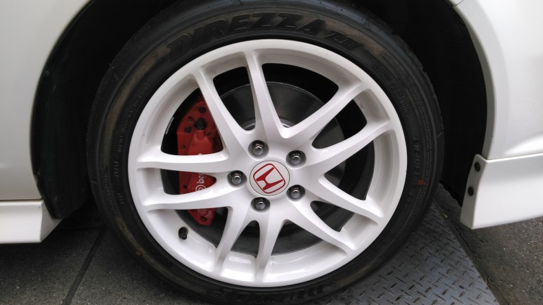 タイヤホイール前