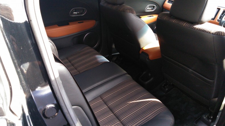 内装後方シート