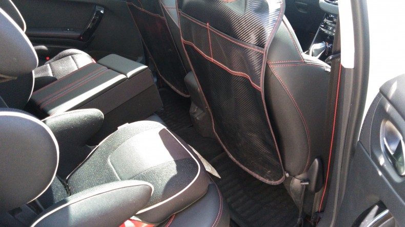 内装後方シート