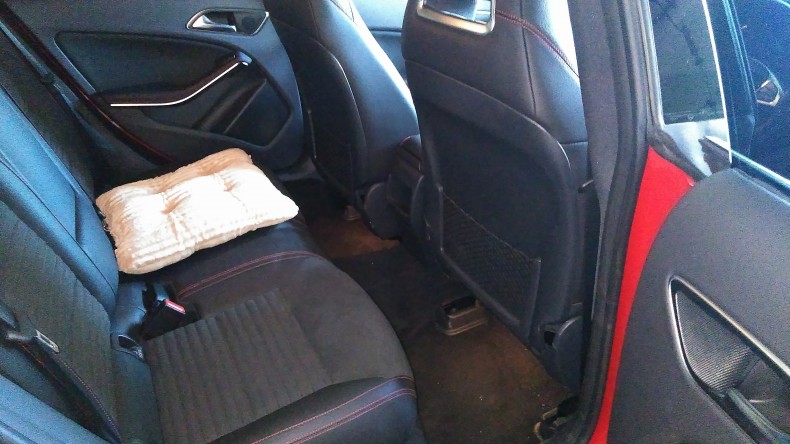 内装後方シート