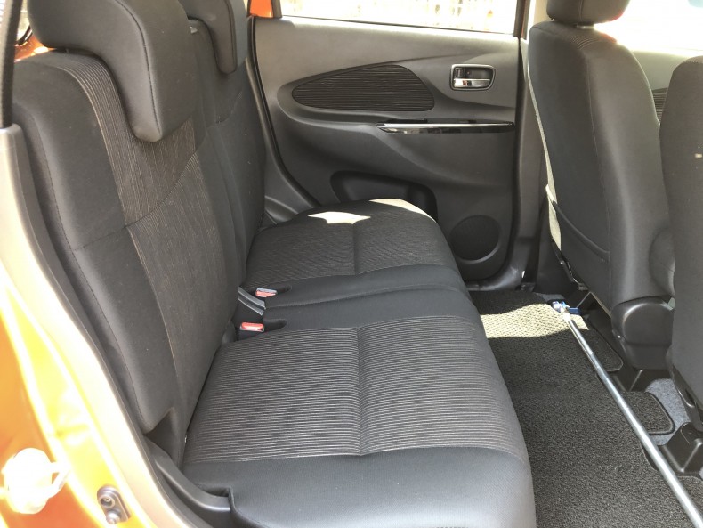 内装後方シート