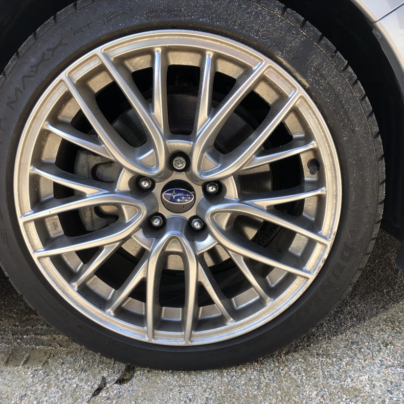 タイヤホイール前