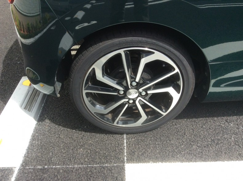 タイヤホイール後