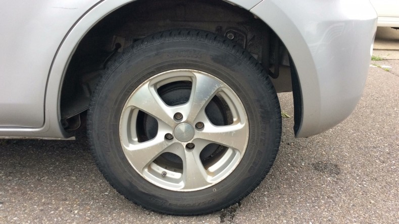 タイヤホイール前