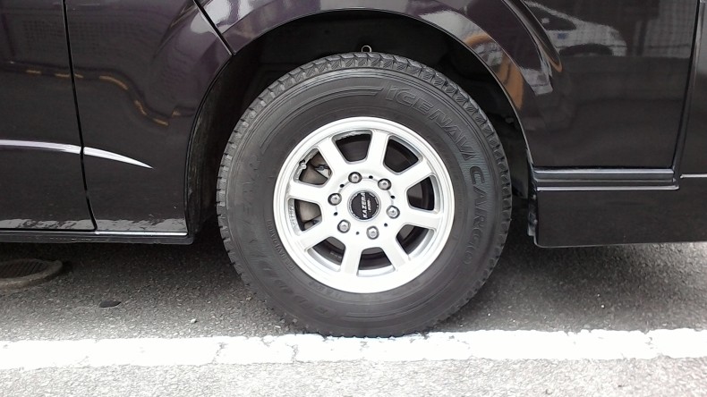 タイヤホイール前