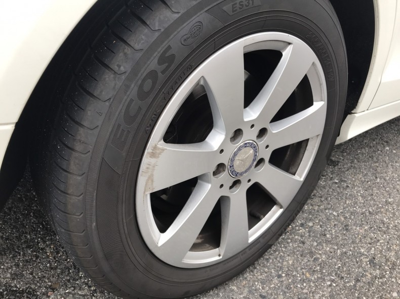 タイヤホイール前