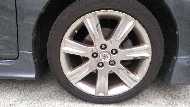 タイヤホイール前