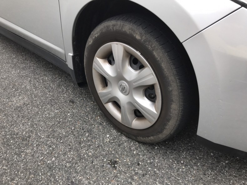 タイヤホイール前