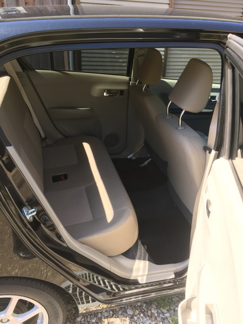 内装後方シート