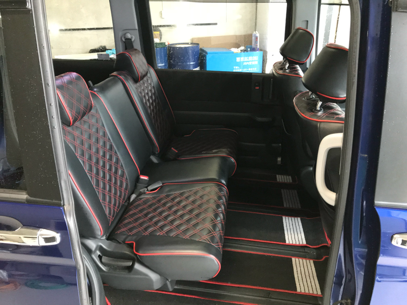 内装後方シート