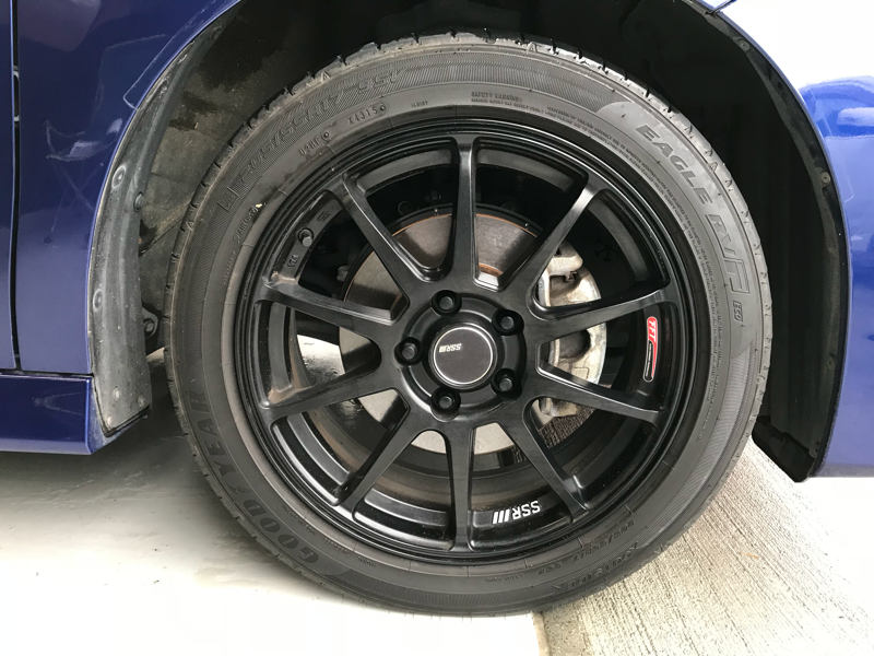 タイヤホイール前