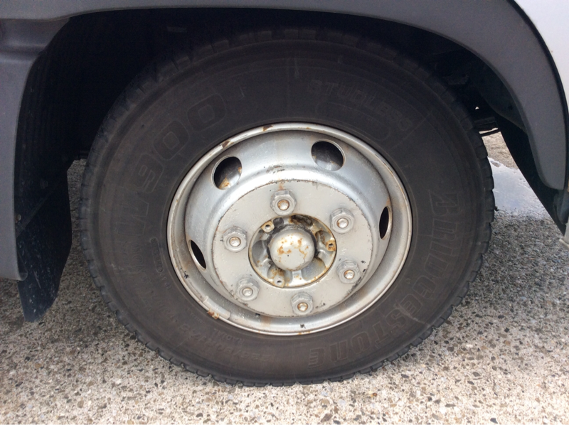 タイヤホイール前