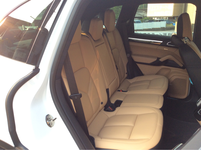 内装後方シート