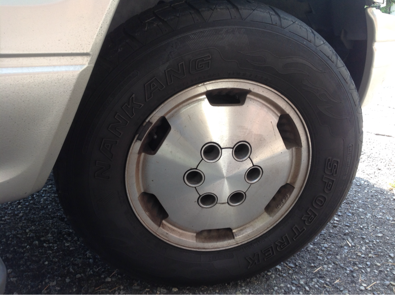 タイヤホイール前