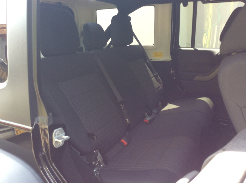 内装後方シート