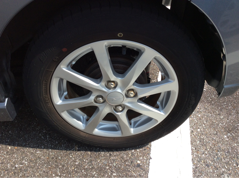 タイヤホイール前