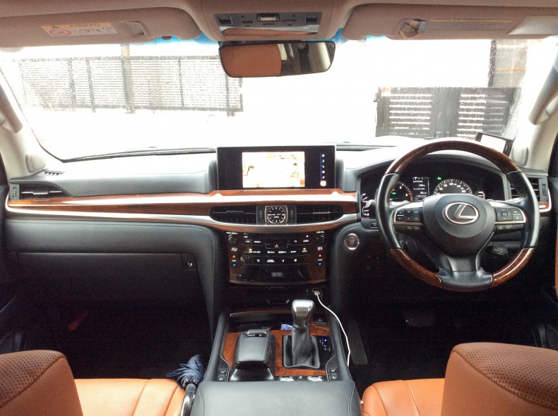 内装インパネ全体