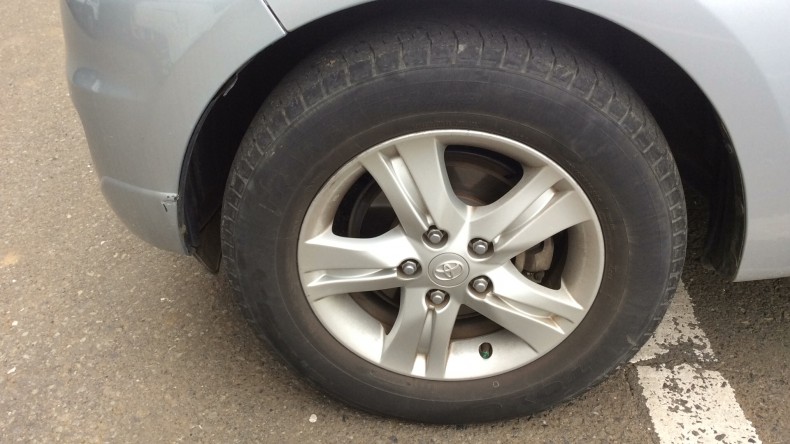 タイヤホイール前