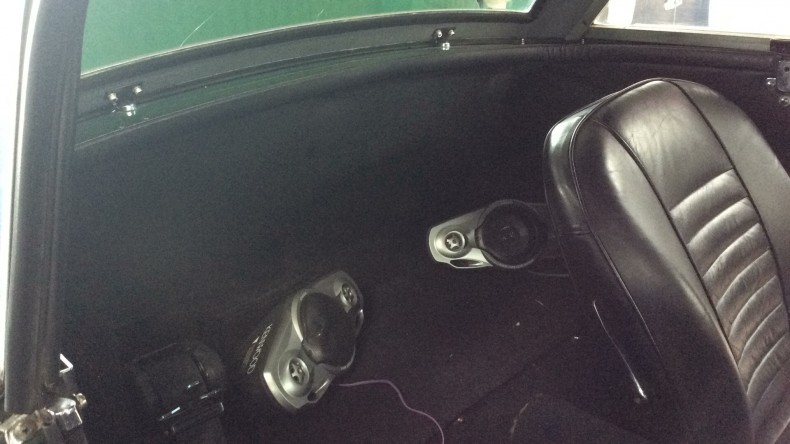 内装後方シート