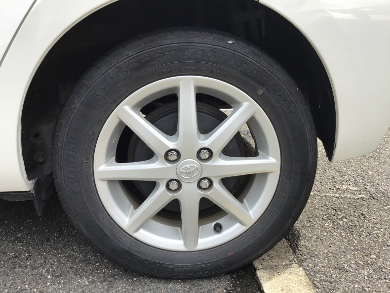 タイヤホイール前