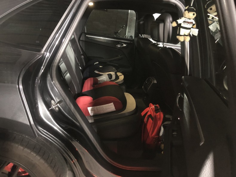 内装後方シート