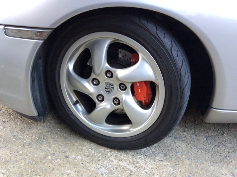 タイヤホイール前