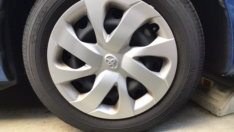 タイヤホイール前