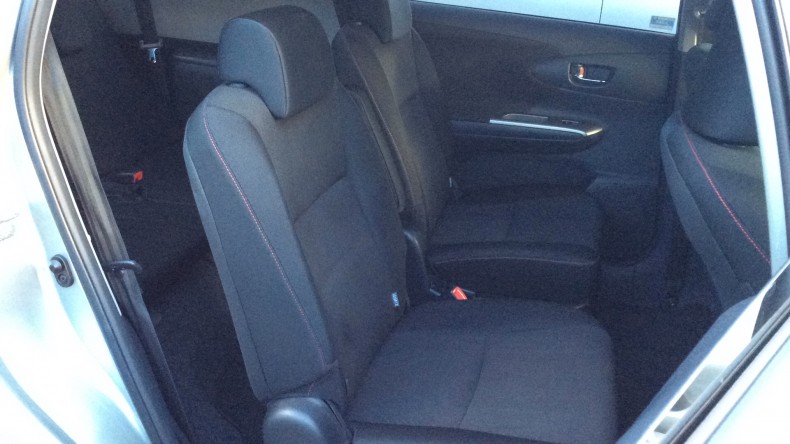 内装後方シート