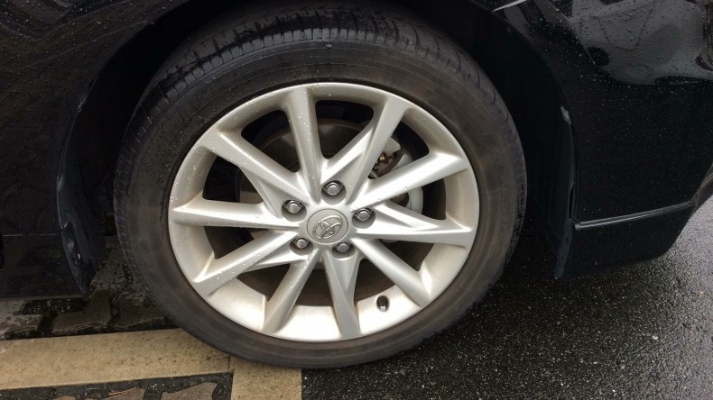 タイヤホイール前