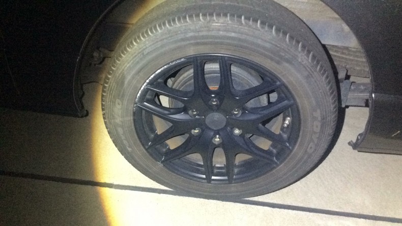 タイヤホイール前