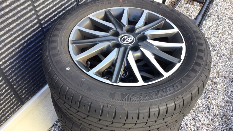 タイヤホイール前