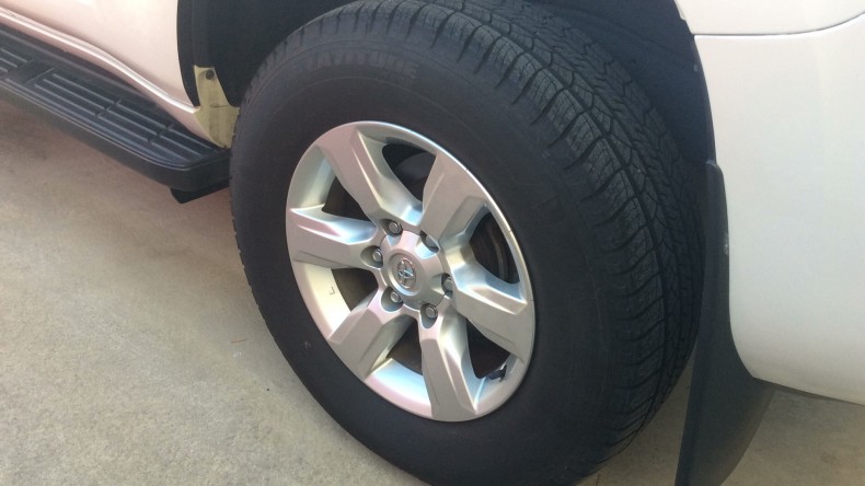 タイヤホイール前